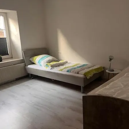 Komfortable 100 Qm Monteurwohnung Ab 3 Personen - Ab 3 Naechten Appartement *