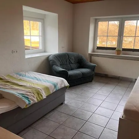 Komfortable 100 Qm Monteurwohnung Ab 3 Personen - Ab 3 Naechten