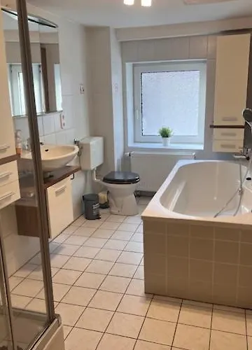 Komfortable 100 Qm Monteurwohnung Ab 3 Personen - Ab 3 Naechten *