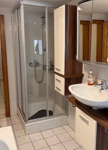 Komfortable 100 Qm Monteurwohnung Ab 3 Personen - Ab 3 Naechten Appartement Meinerzhagen