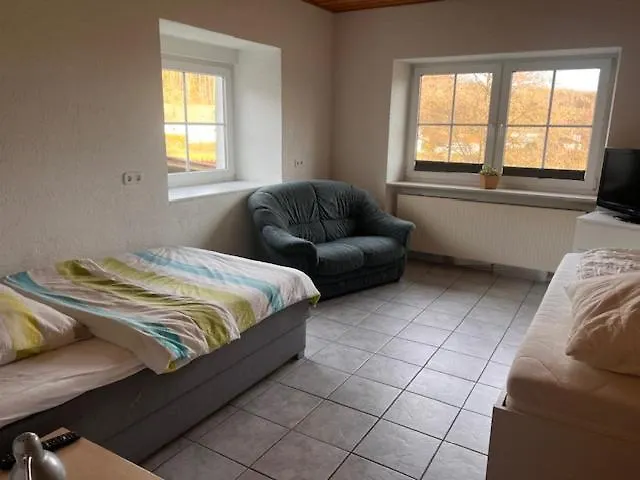 Komfortable 100 Qm Monteurwohnung Ab 3 Personen - Ab 3 Naechten